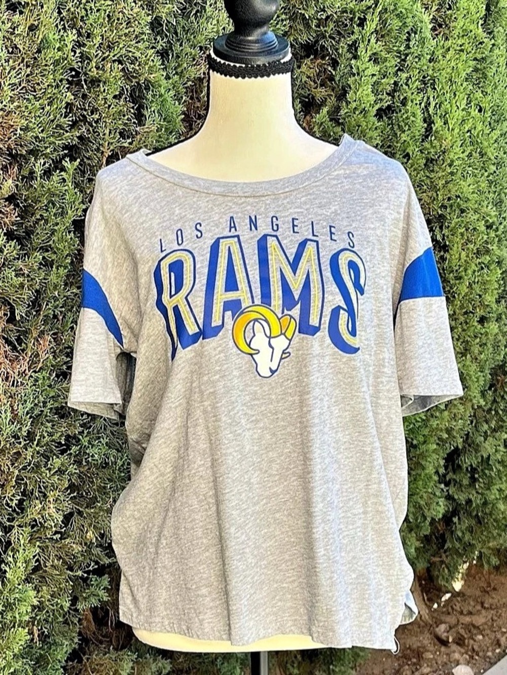 NFL Team Apparel Los Angeles Rams NFL team tee Rams Graphic Tee Gray Blue Size
